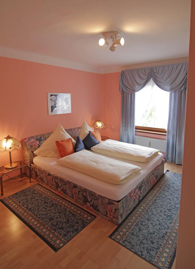 Appartements Am Kurpark バート・ミッテルンドルフ エクステリア 写真